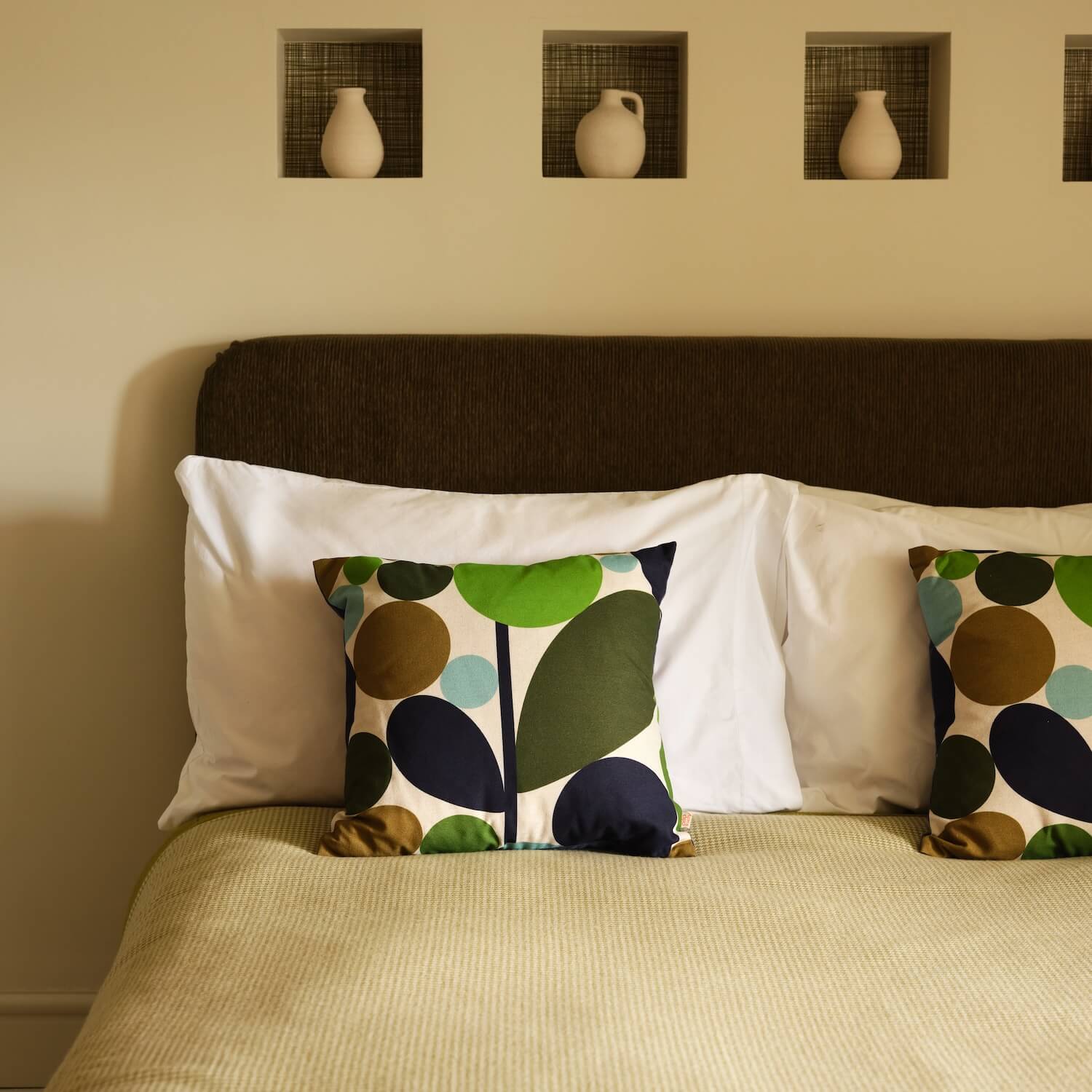Bubble Flower Cushion - Evergreen - Image 4