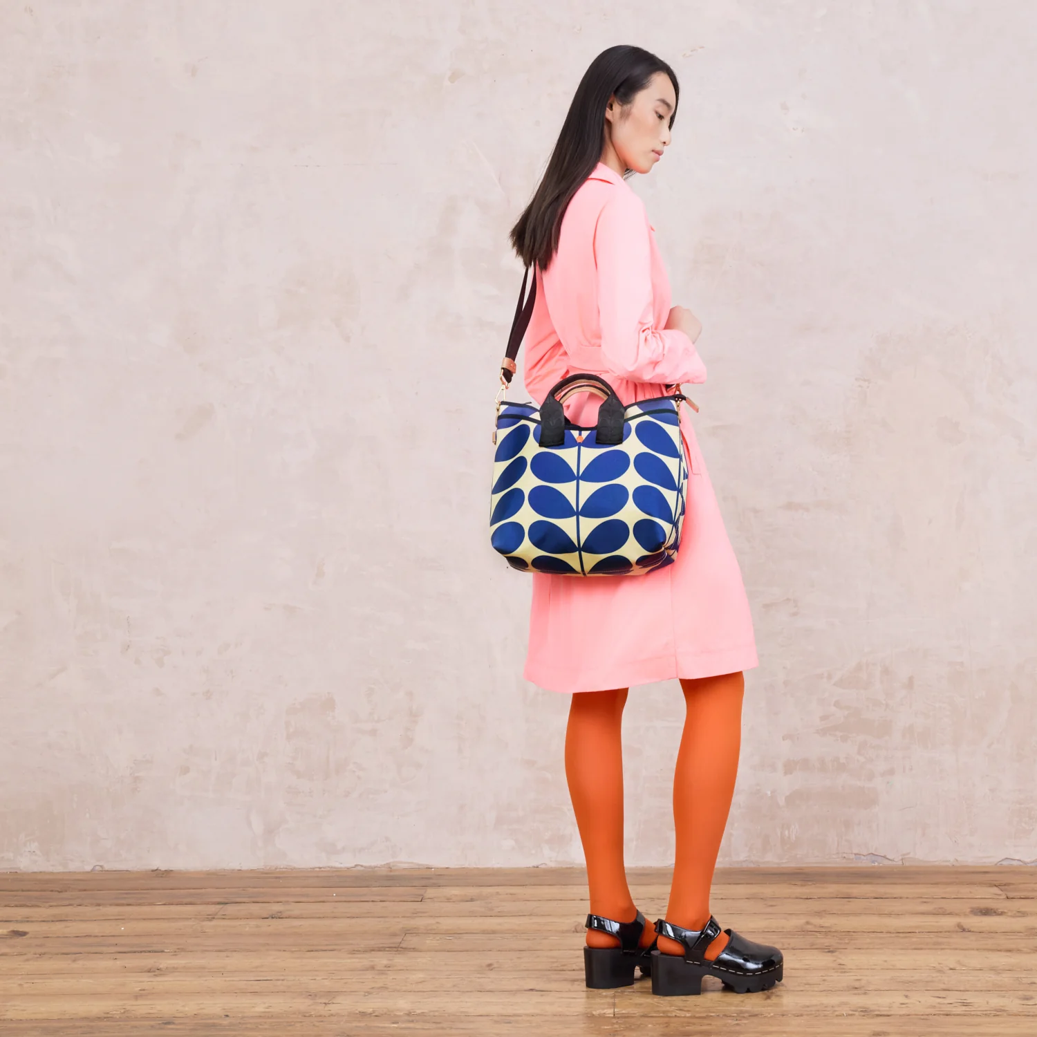 Carrygrab Crossbody Bag - Solid Stem Indigo - Image 3
