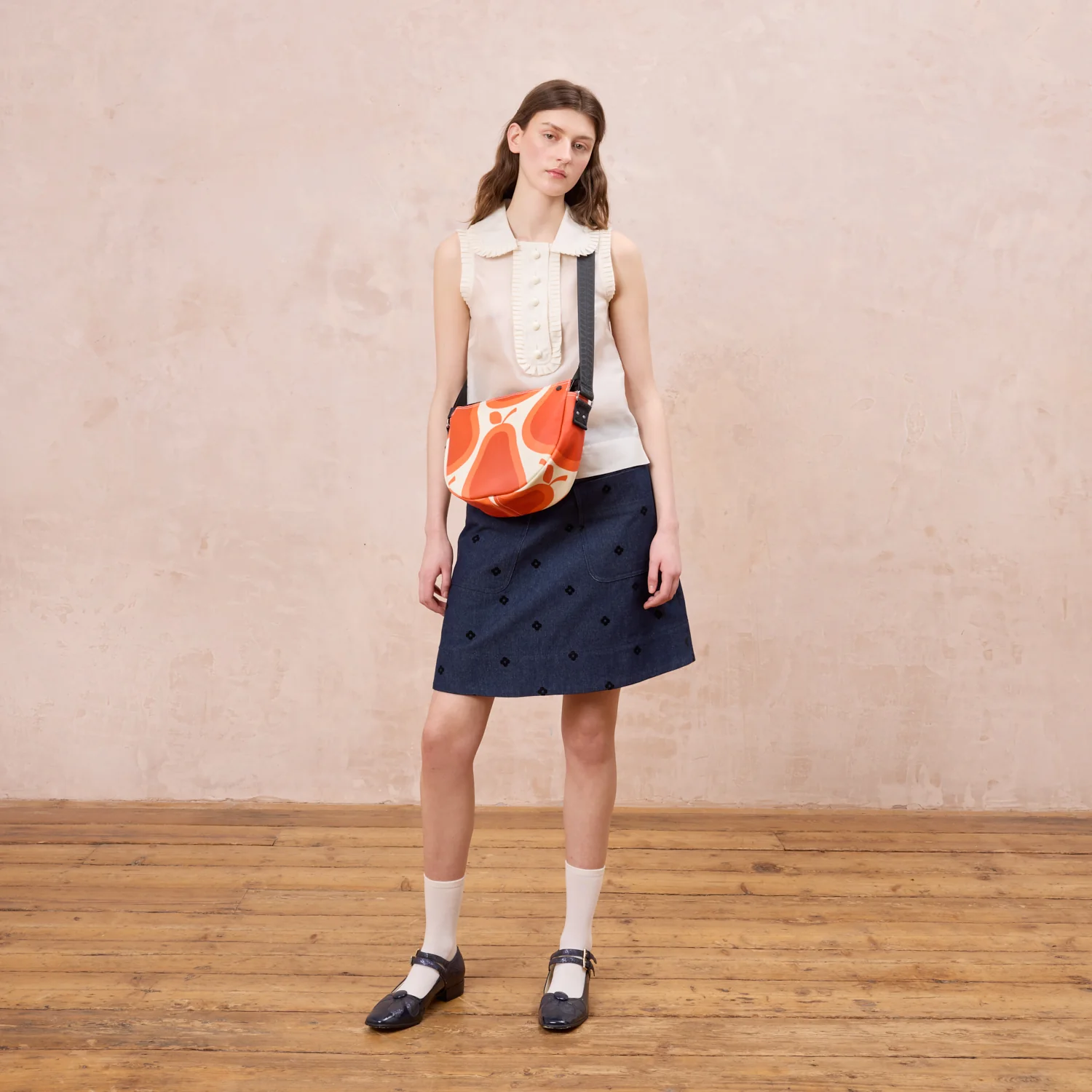 Rounder Crossbody - Pear Tomato - Image 2