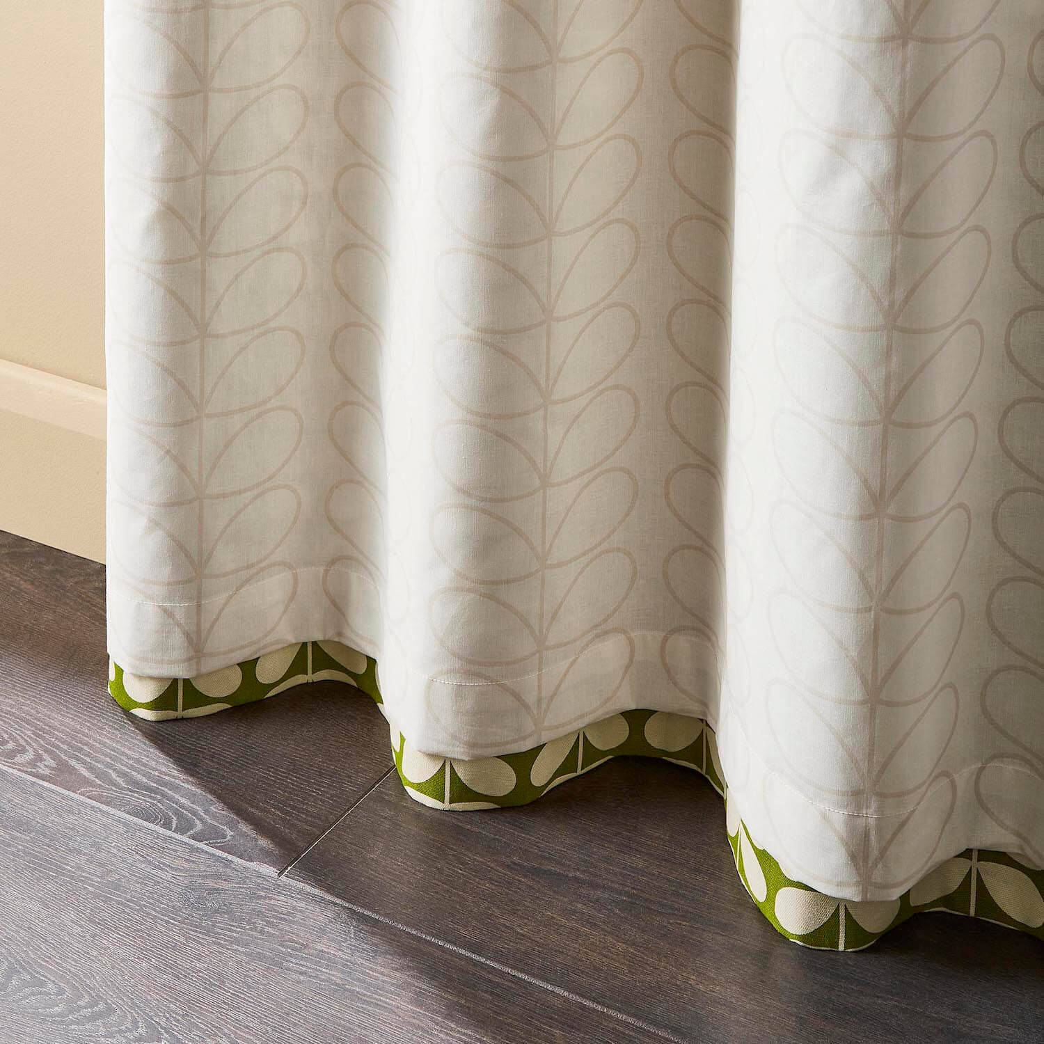 Solid Stem Lined Eyelet Curtains - Pear - Image 3