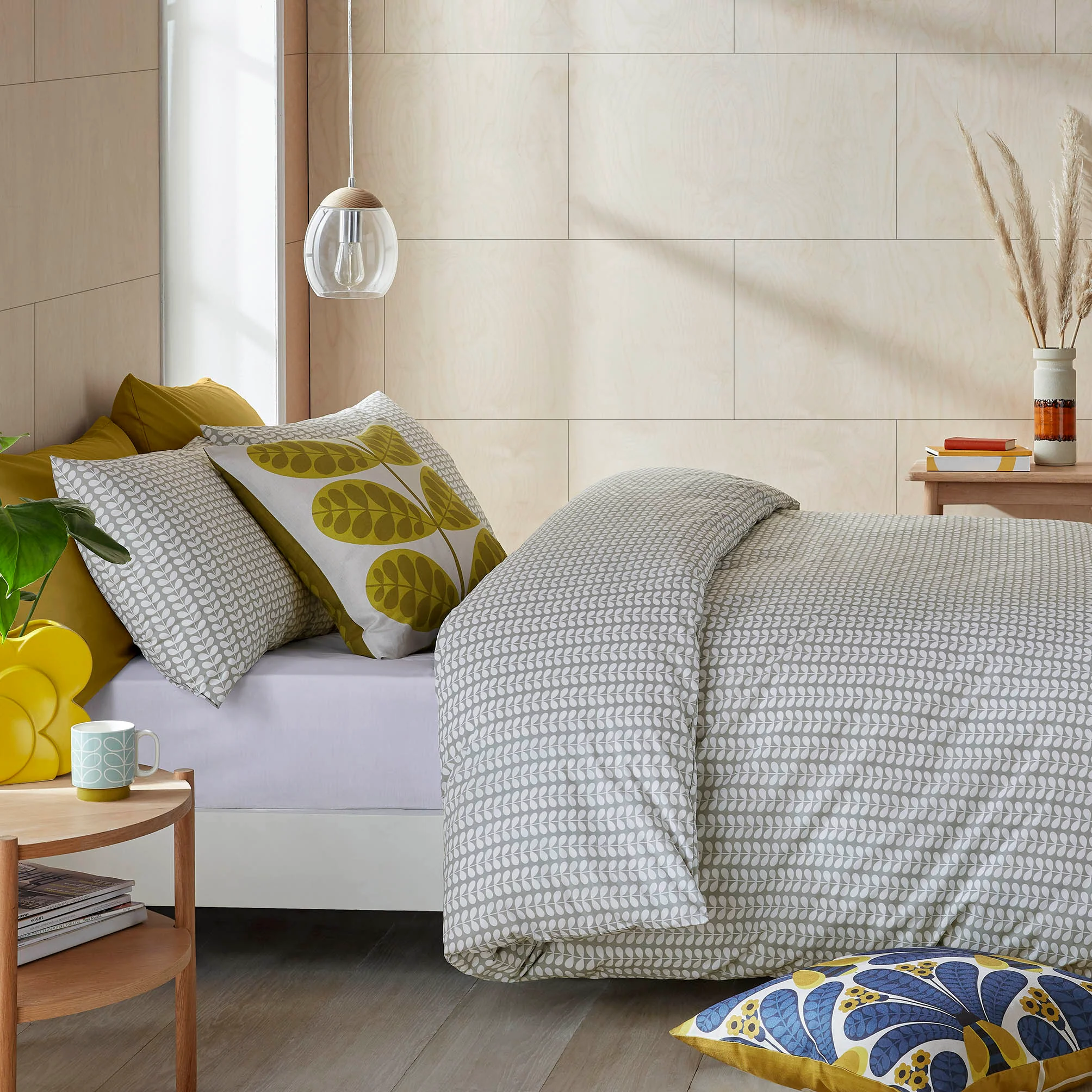 Tiny Stem Cool Grey Bed Linen - Image 4